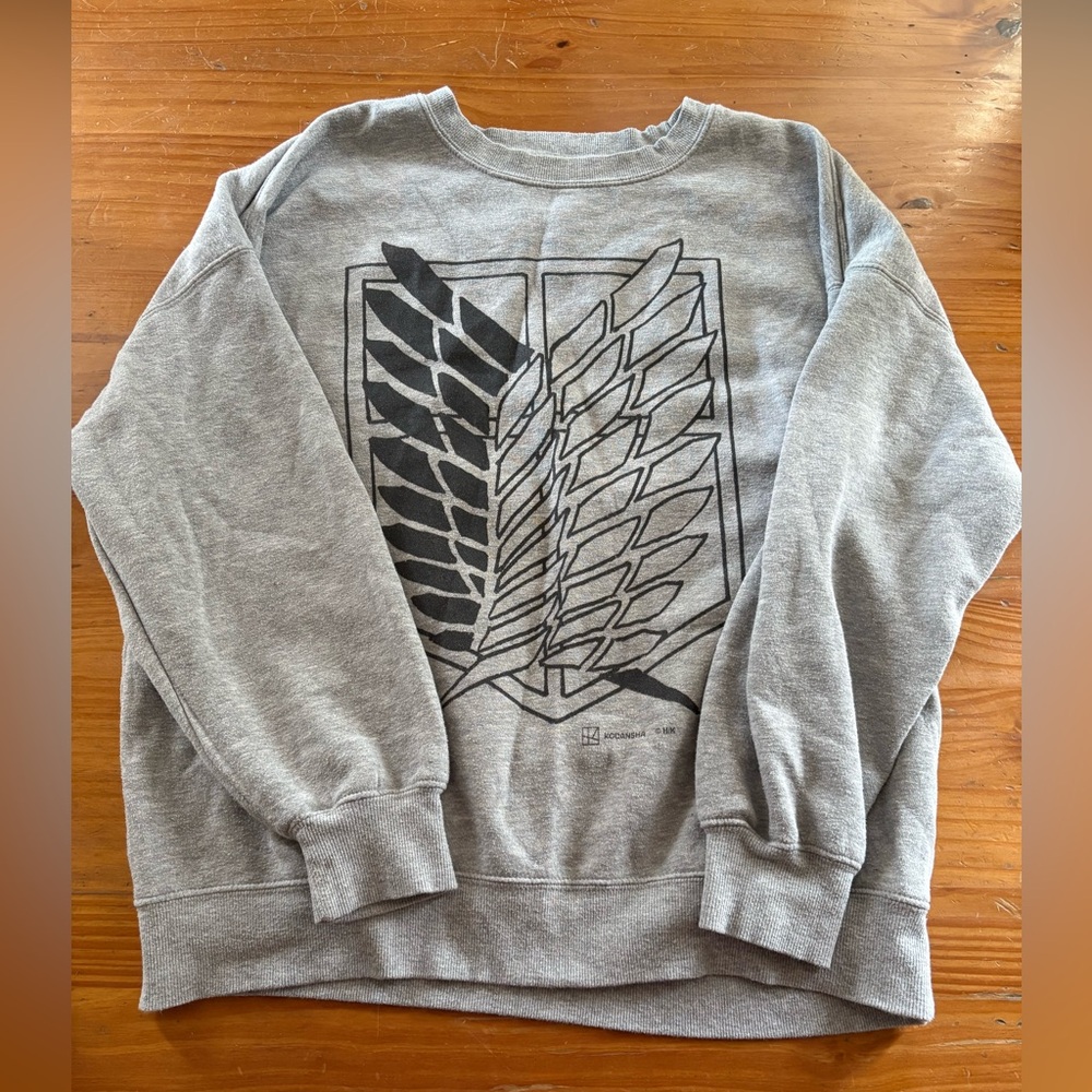 Gray Sweatshirt with Attack on Titan Scouts Icon Unisex
